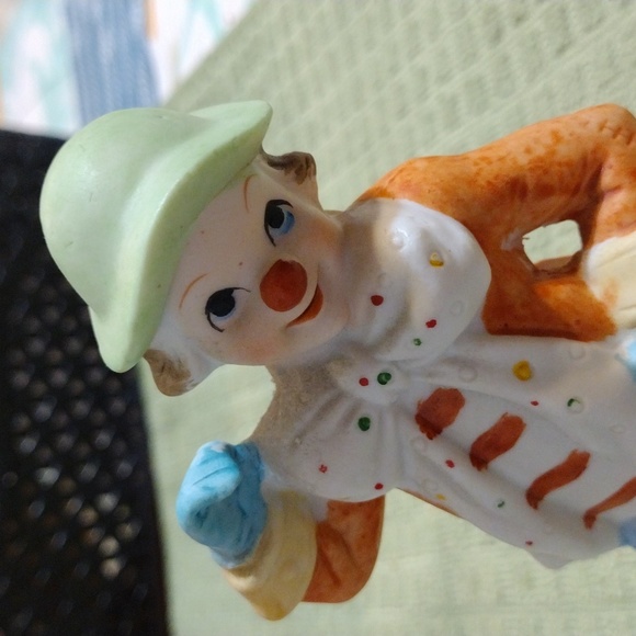Vintage Ucgc, Circus Clown with Suitcase Porcelain figurine. - Picture 2 of 5
